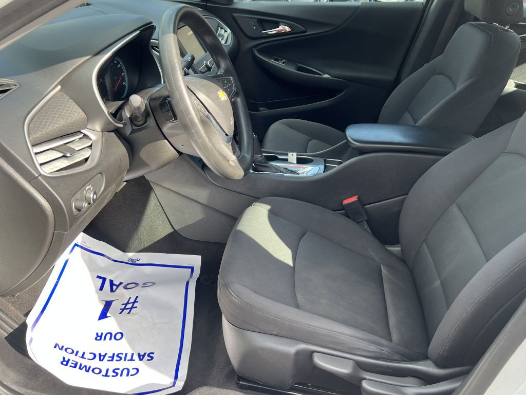 2017 Chevrolet Malibu Image 15