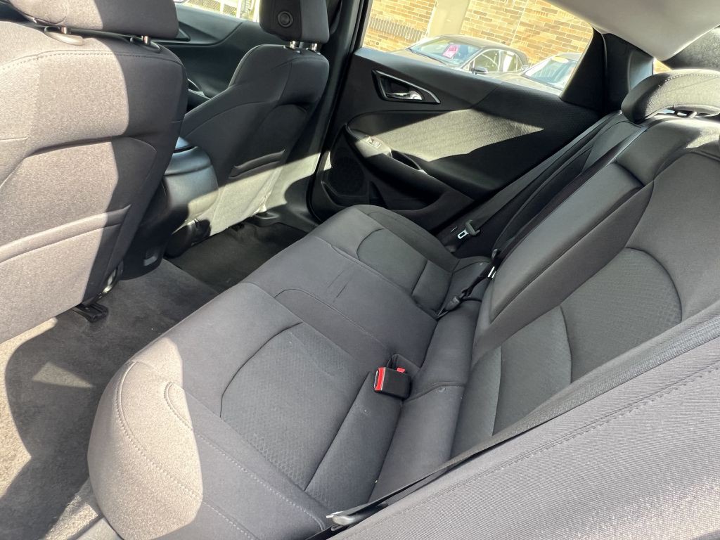 2017 Chevrolet Malibu Image 23