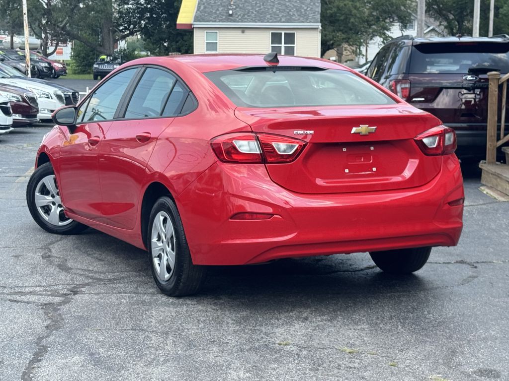 2018 Chevrolet Cruze Image 7