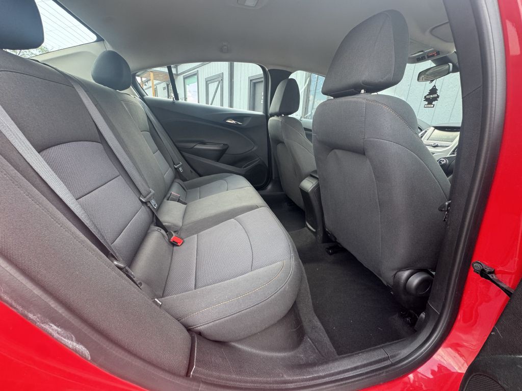 2018 Chevrolet Cruze Image 16
