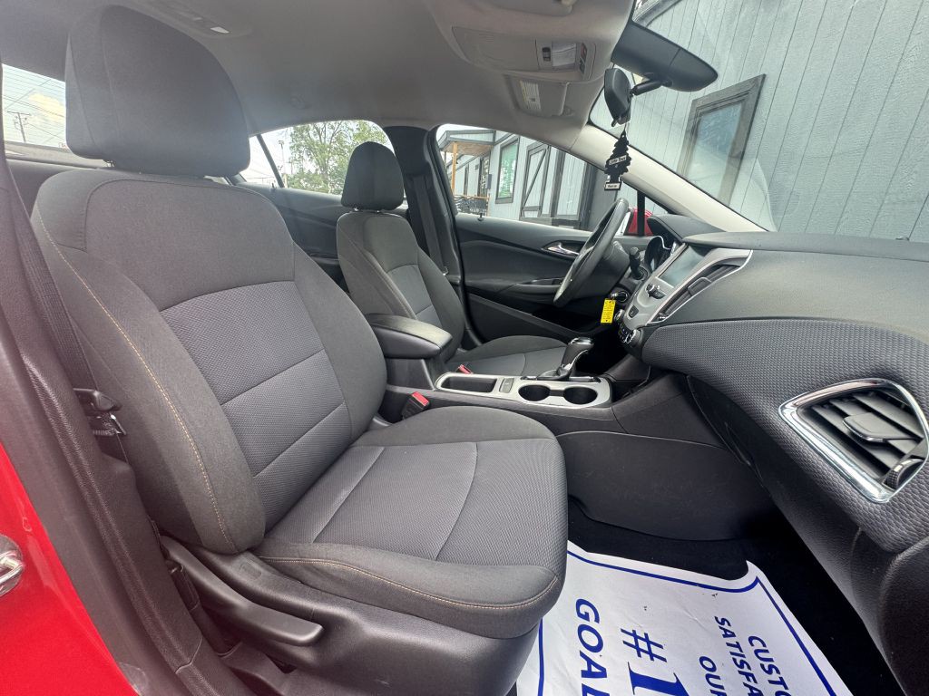2018 Chevrolet Cruze Image 17