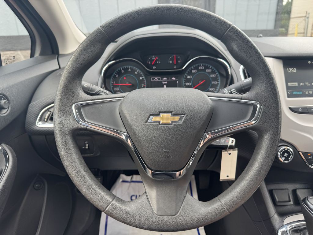 2018 Chevrolet Cruze Image 19