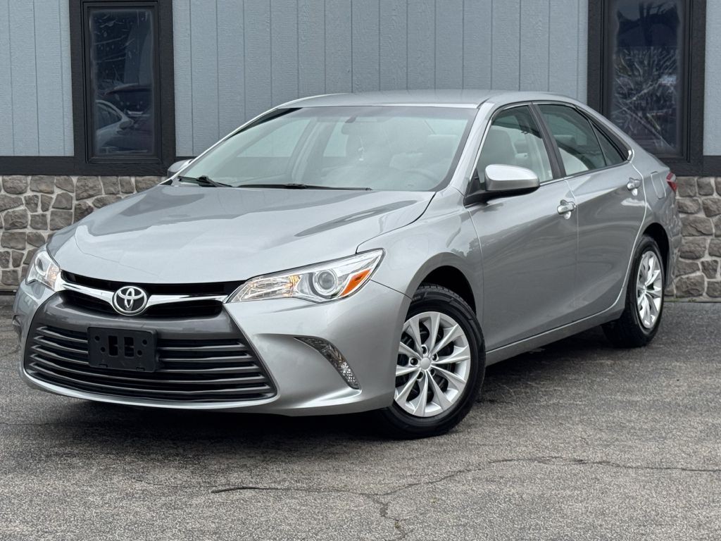 2015 Toyota Camry Image 1
