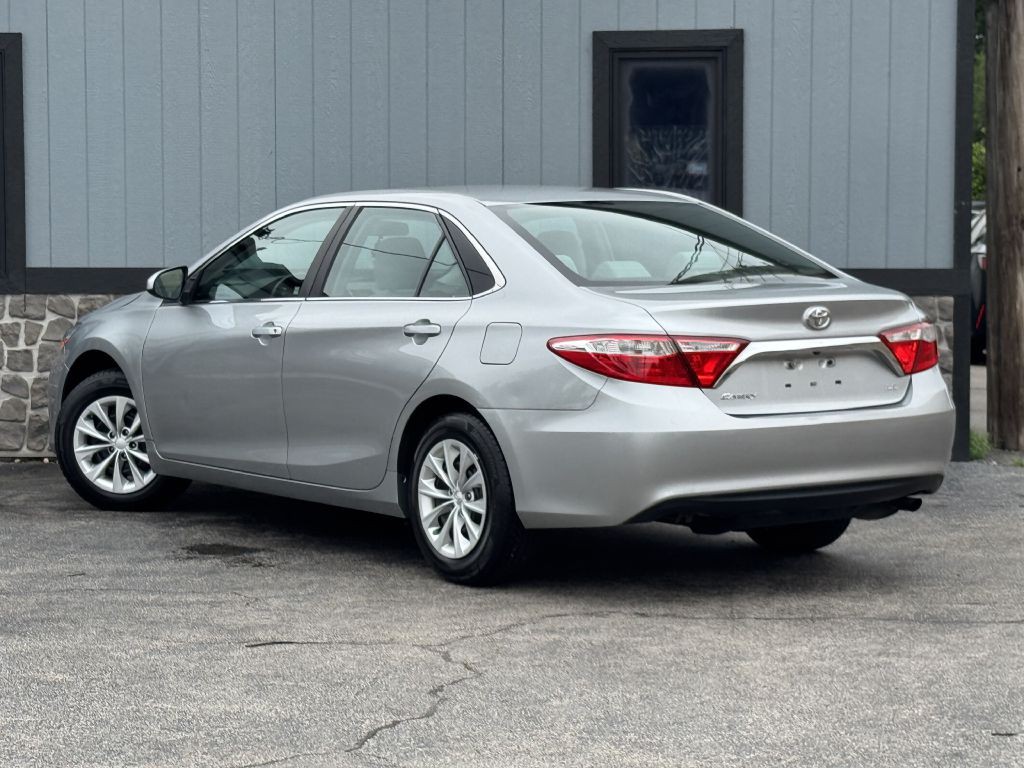 2015 Toyota Camry Image 8
