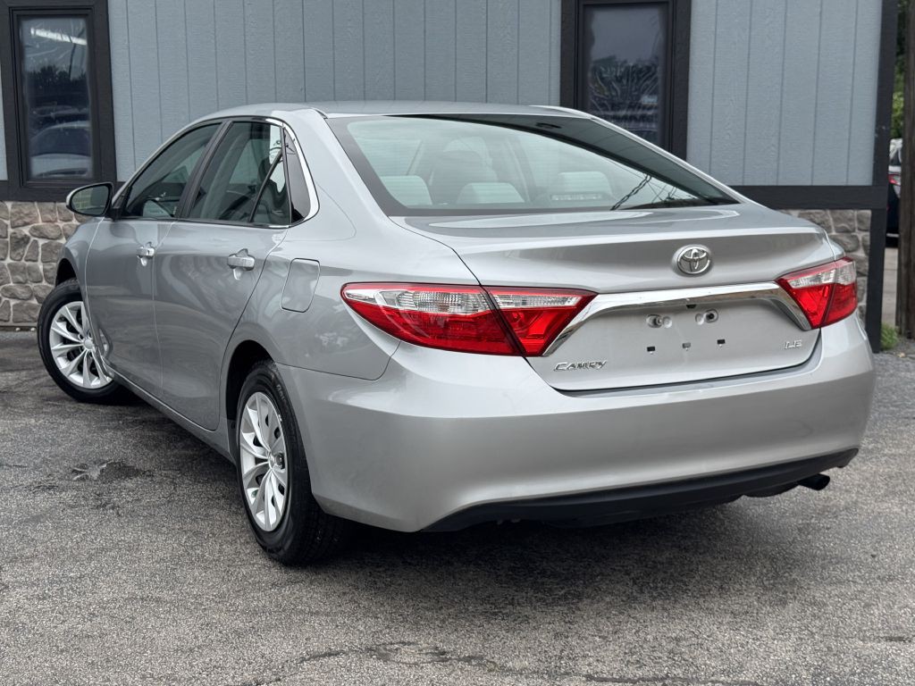 2015 Toyota Camry Image 9