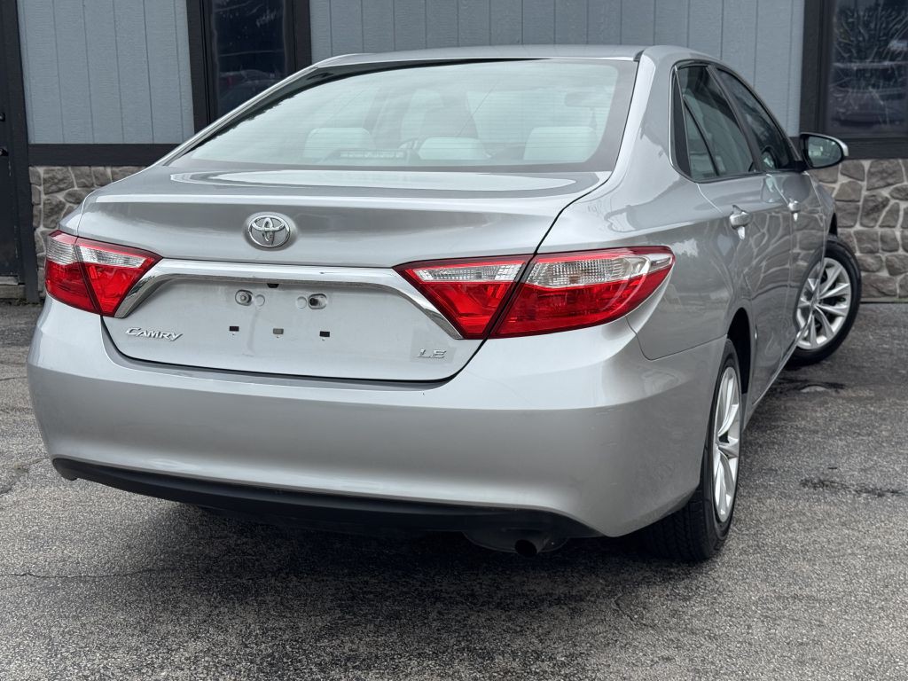 2015 Toyota Camry Image 12