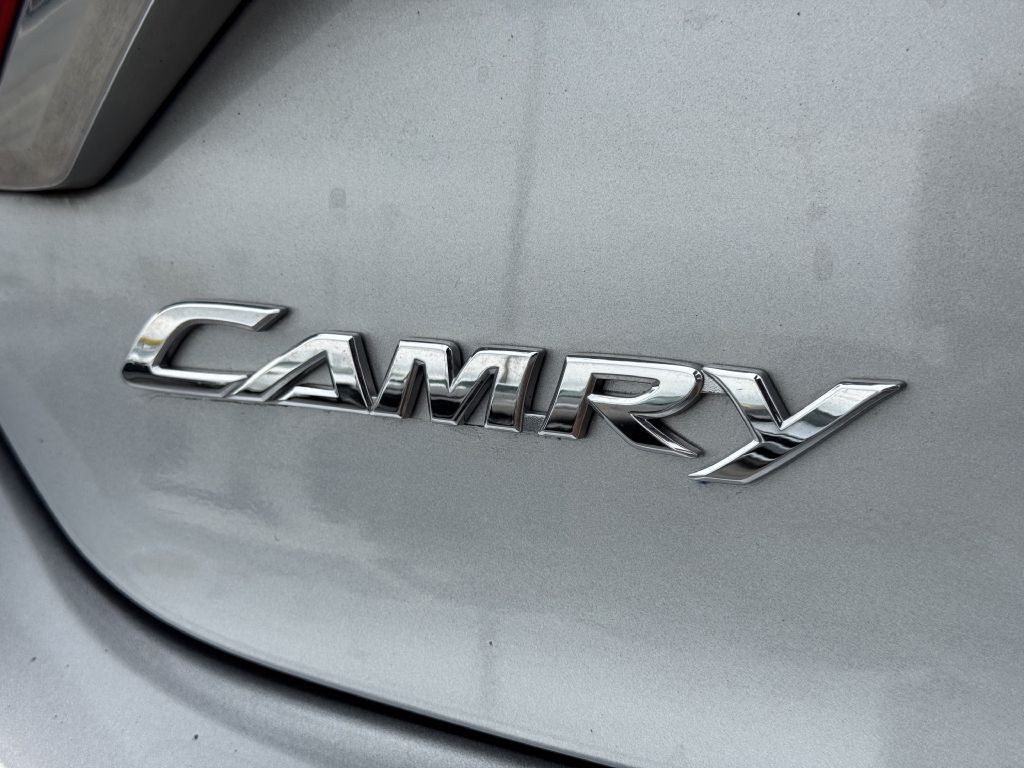 2015 Toyota Camry Image 13