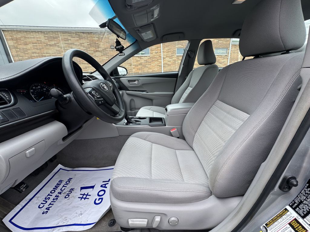 2015 Toyota Camry Image 14