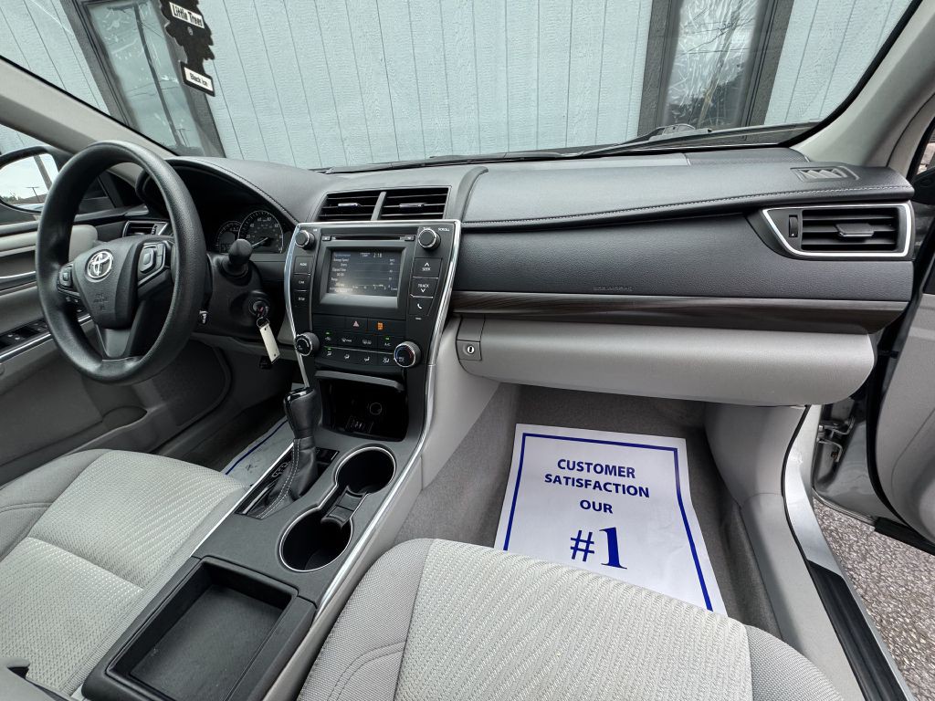 2015 Toyota Camry Image 19