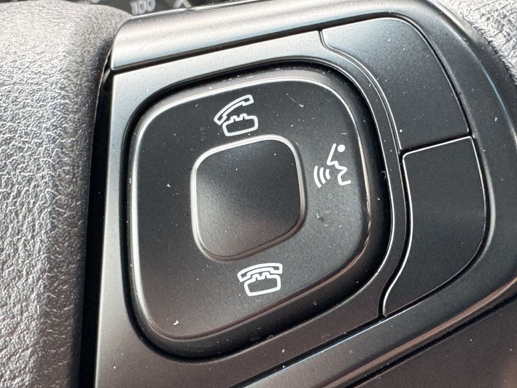 2015 Toyota Camry Image 22