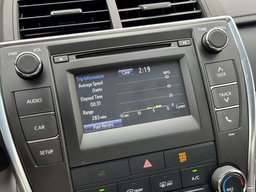 2015 Toyota Camry Image 23