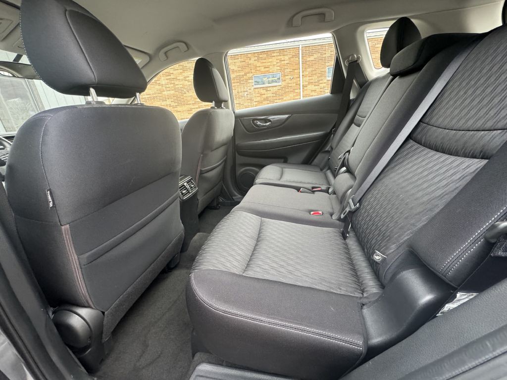 2017 Nissan Rogue Image 19
