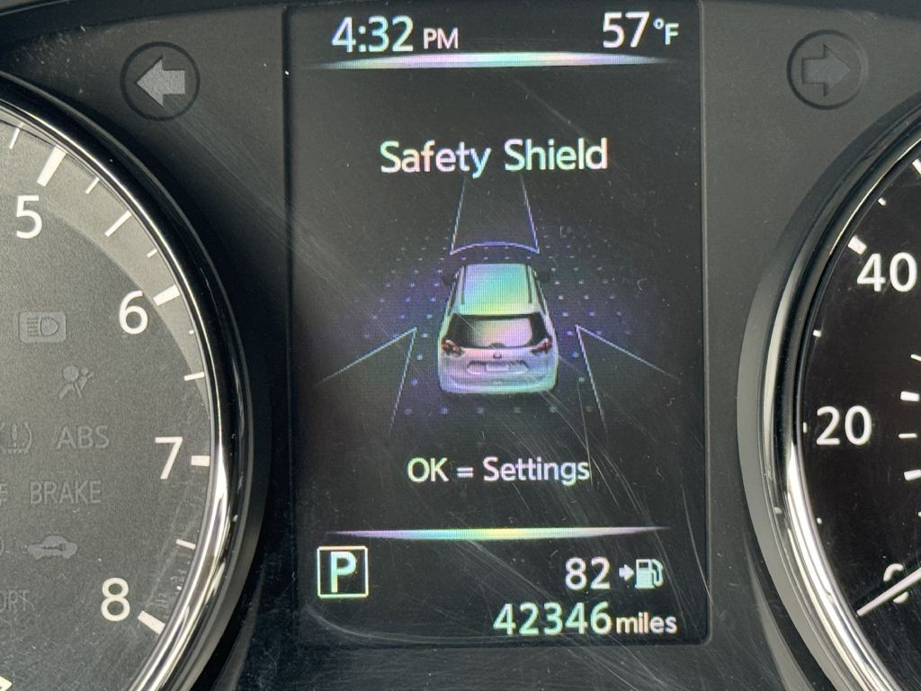 2017 Nissan Rogue Image 25