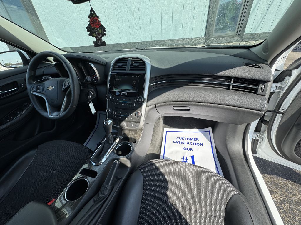 2015 Chevrolet Malibu Image 17
