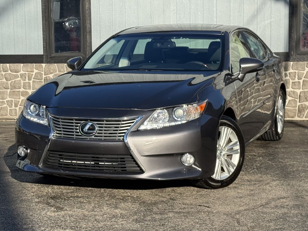 2015 Lexus ES Image 1