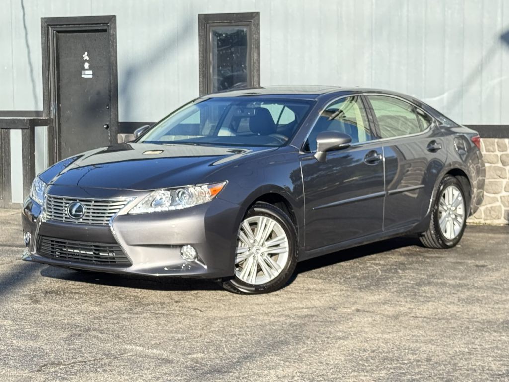 2015 Lexus ES Image 2