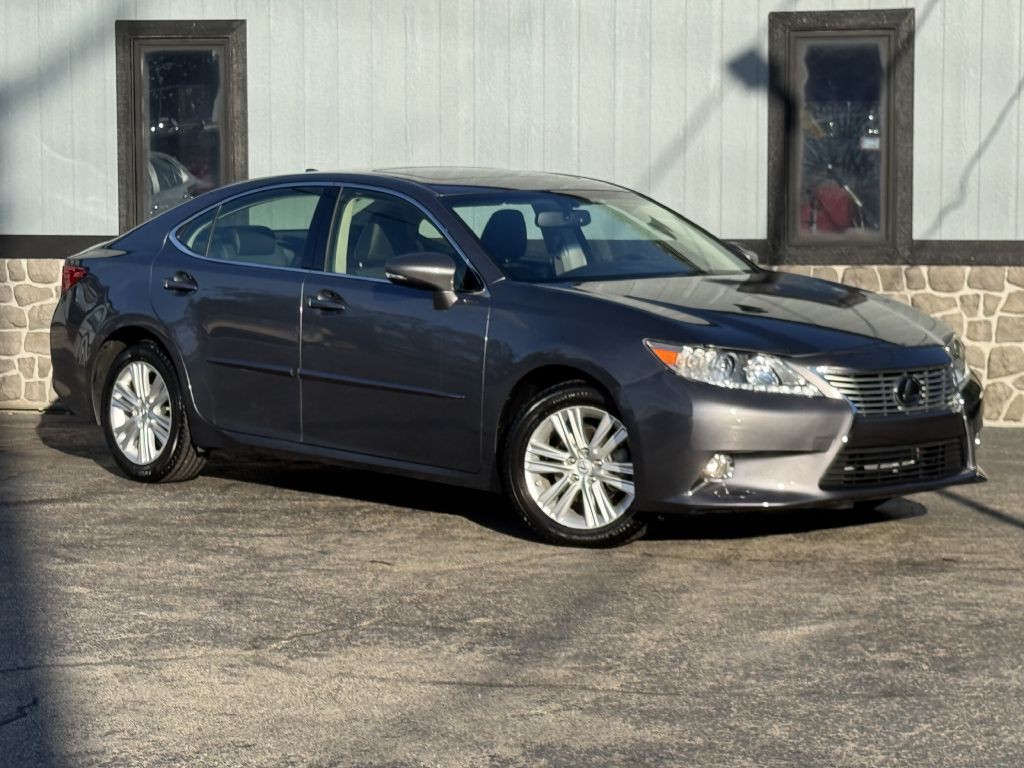 2015 Lexus ES Image 5