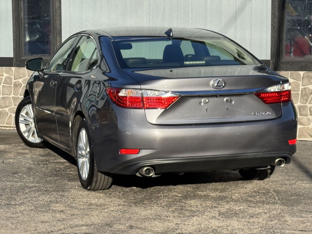 2015 Lexus ES Image 7