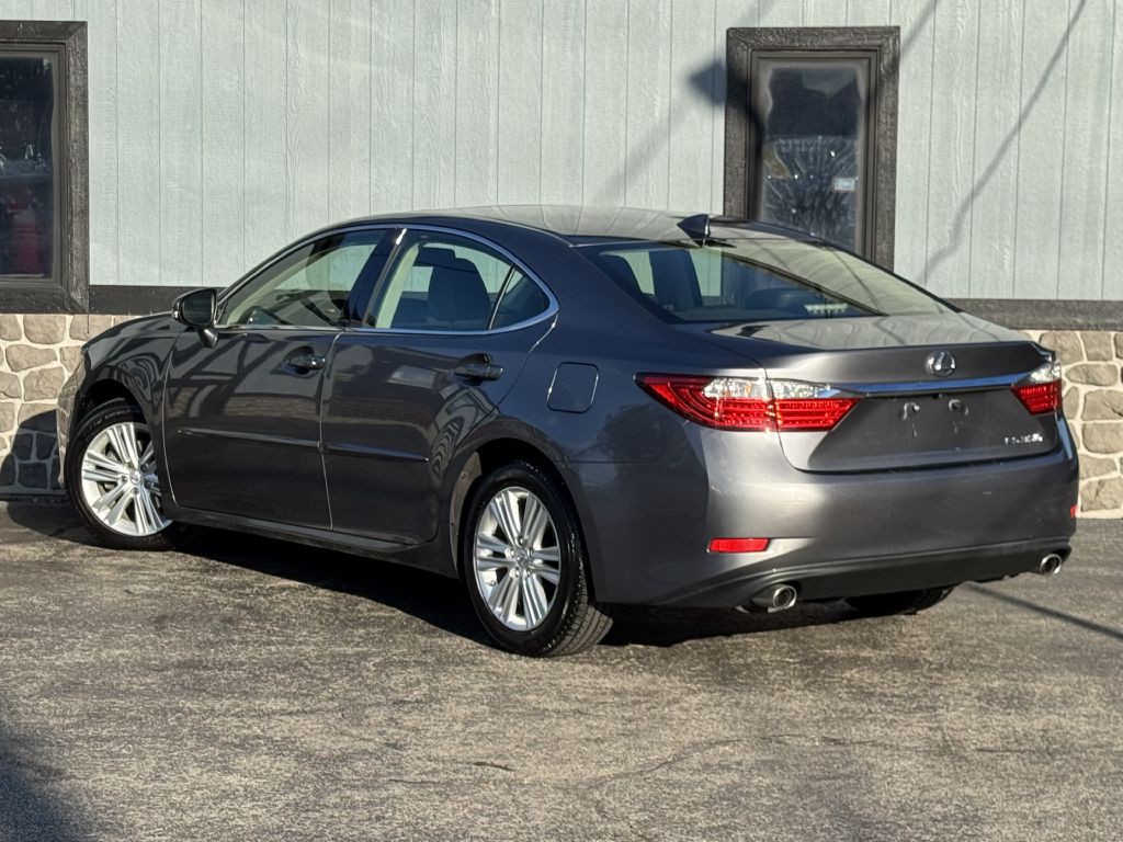 2015 Lexus ES Image 8