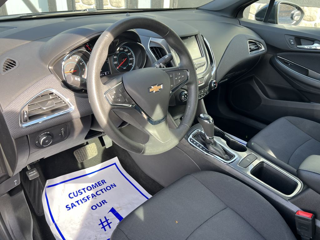 2018 Chevrolet Cruze Image 12