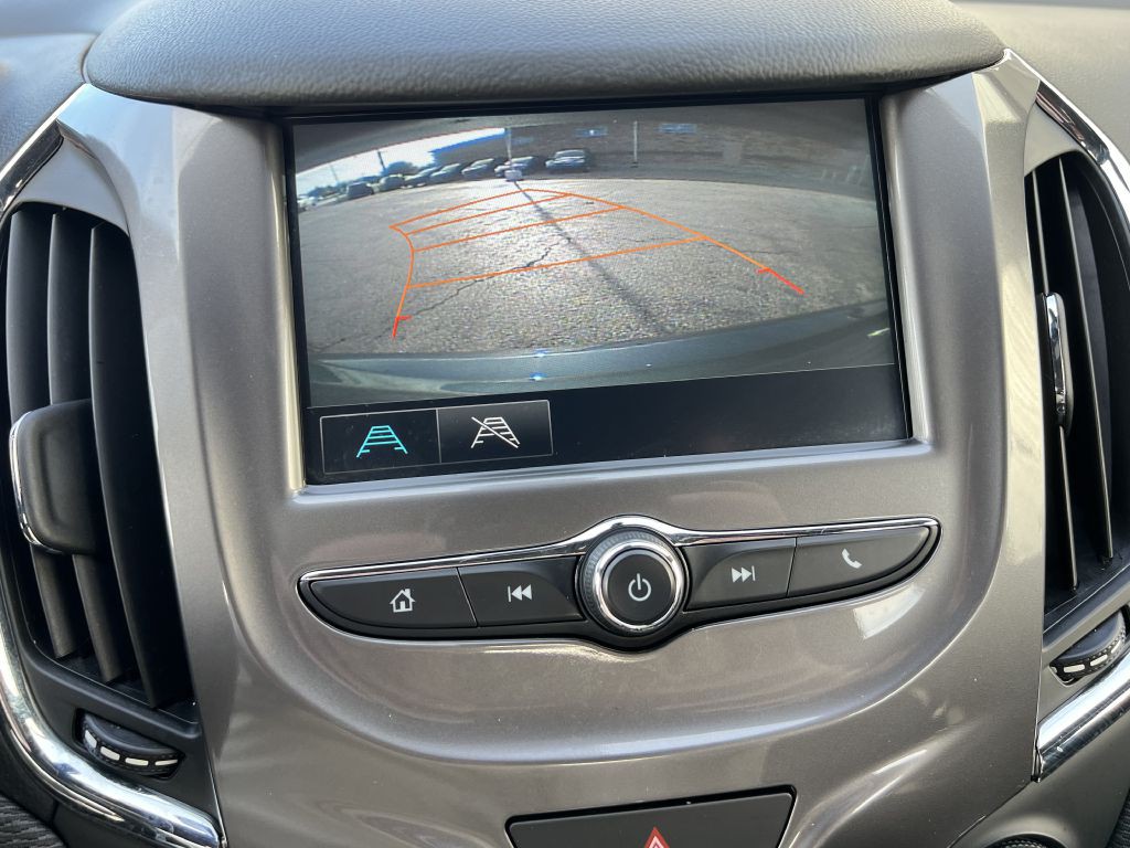 2018 Chevrolet Cruze Image 17