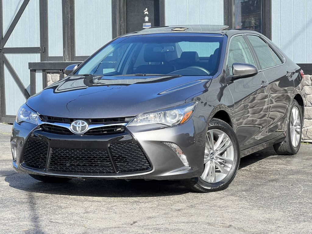 2016 Toyota Camry Image 2