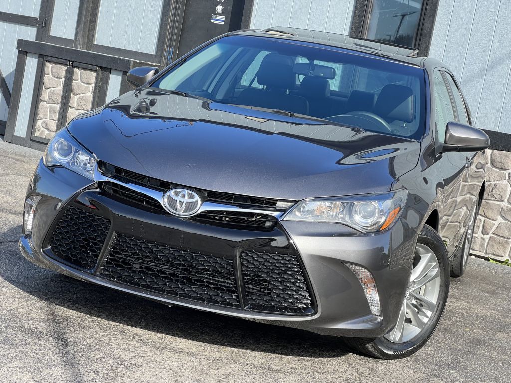 2016 Toyota Camry Image 4