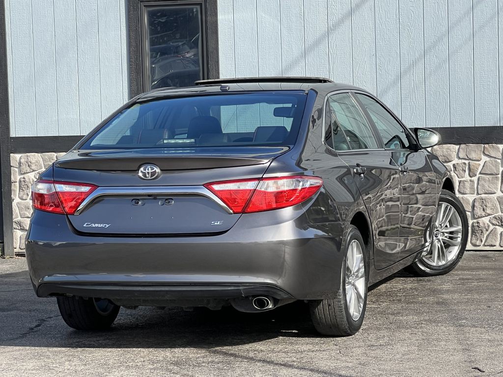 2016 Toyota Camry Image 8