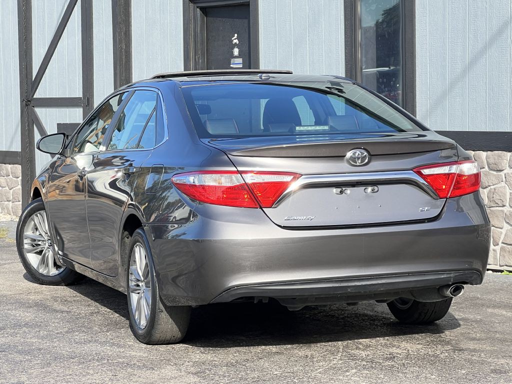 2016 Toyota Camry Image 11