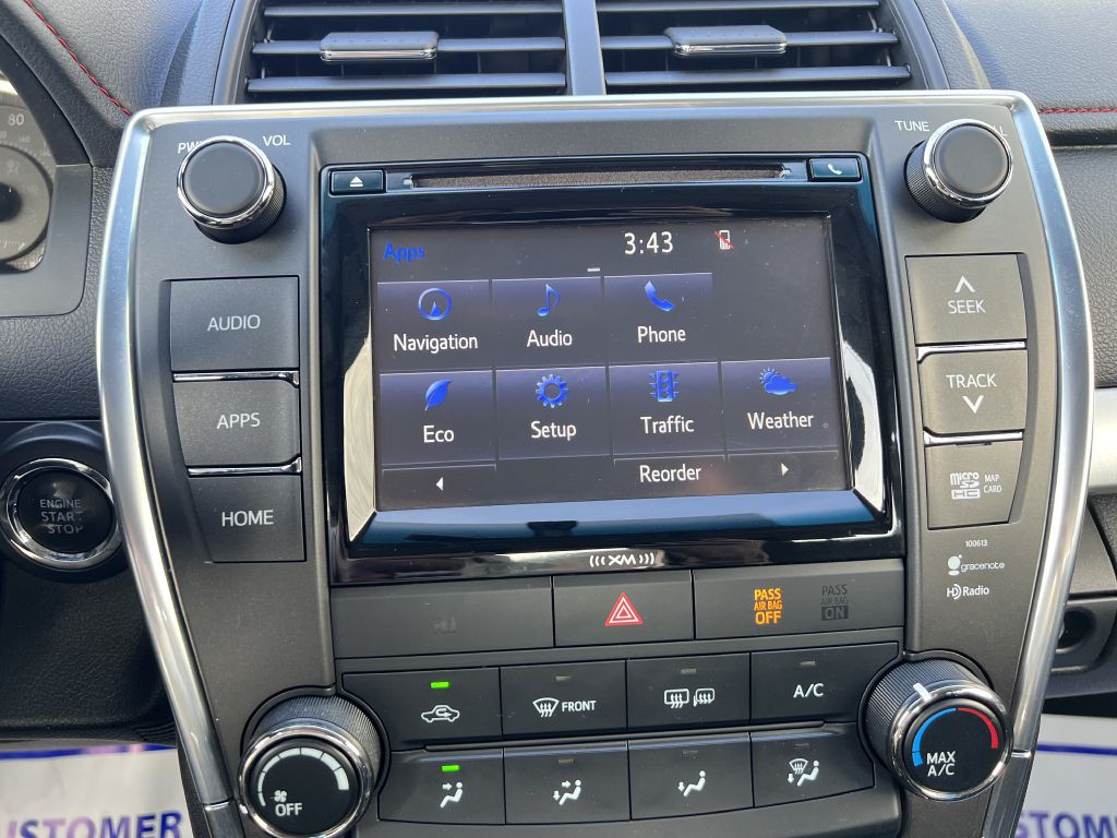 2016 Toyota Camry Image 22