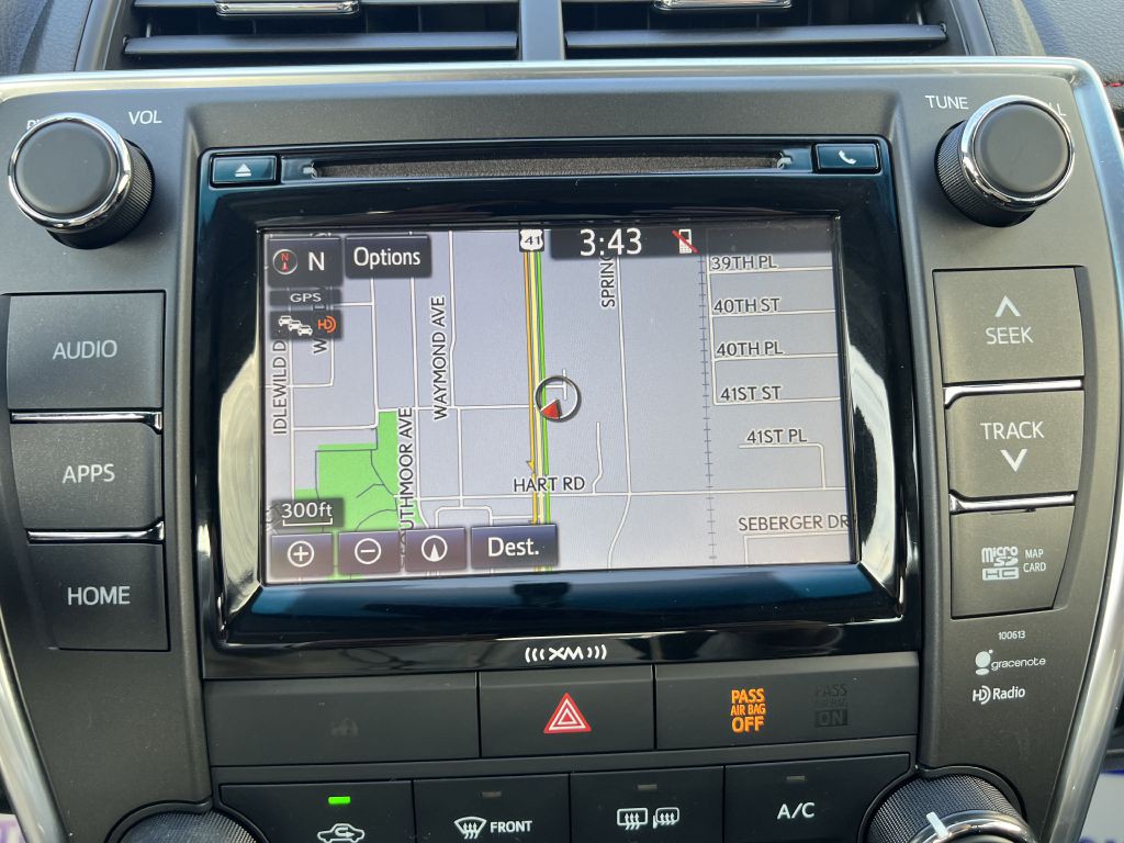 2016 Toyota Camry Image 23