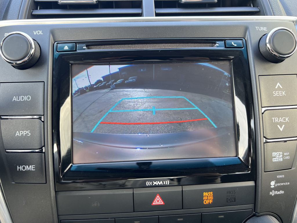 2016 Toyota Camry Image 24