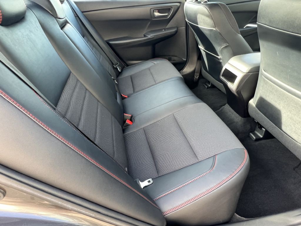2016 Toyota Camry Image 26