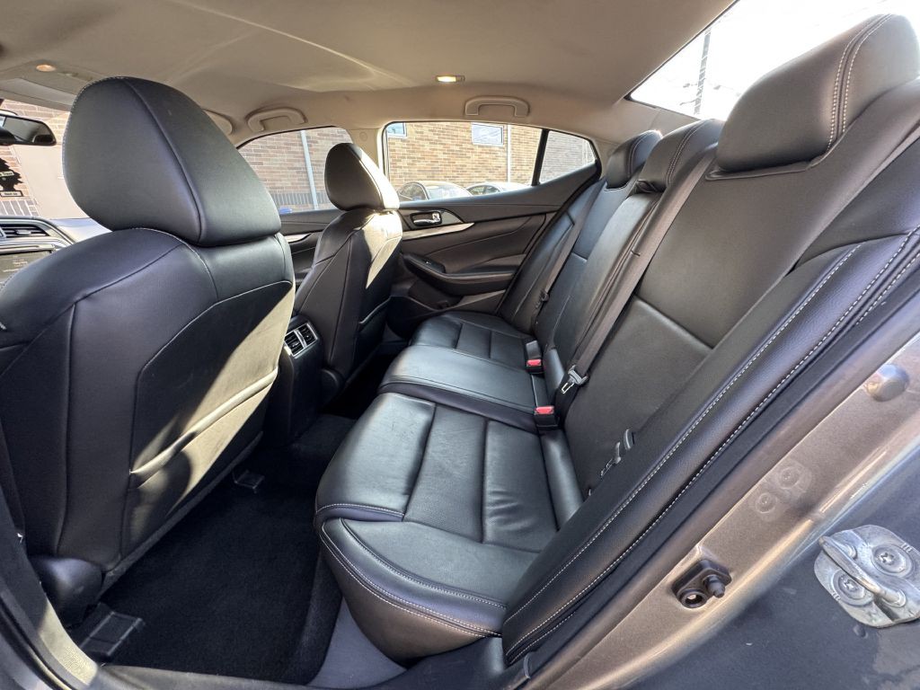 2020 Nissan Maxima Image 16