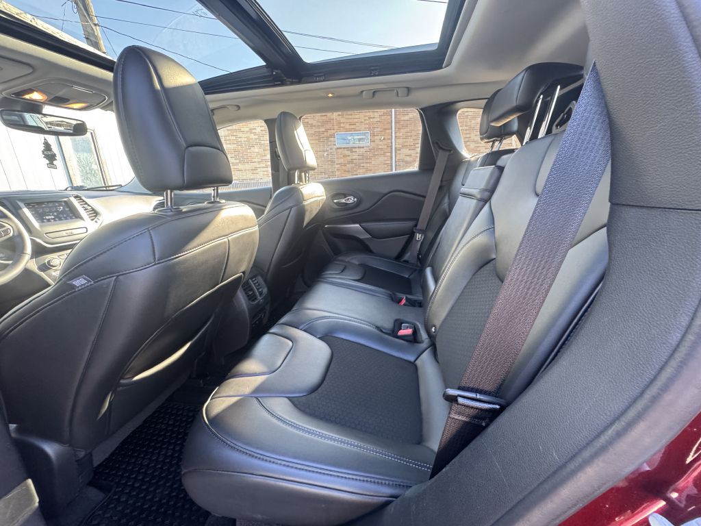 2019 Jeep Cherokee Image 16