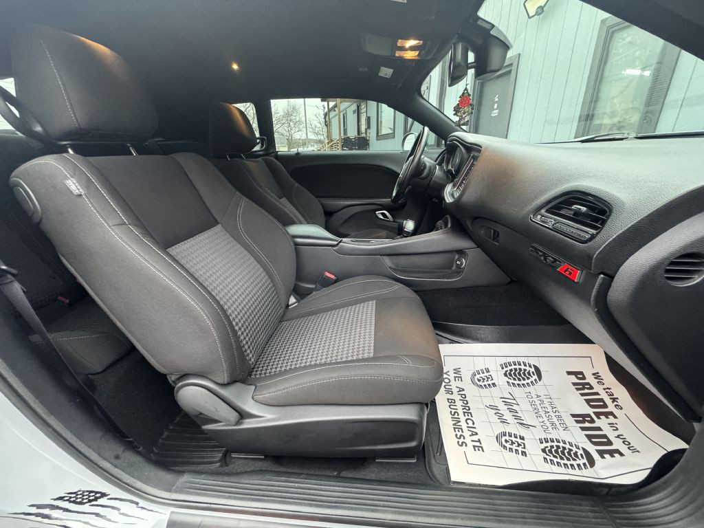 2021 Dodge Challenger Image 19