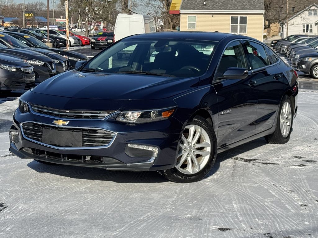 2016 Chevrolet Malibu Image 2
