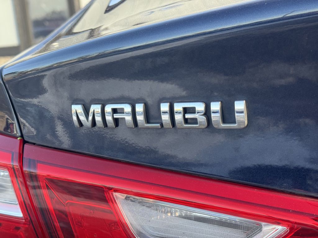 2016 Chevrolet Malibu Image 12