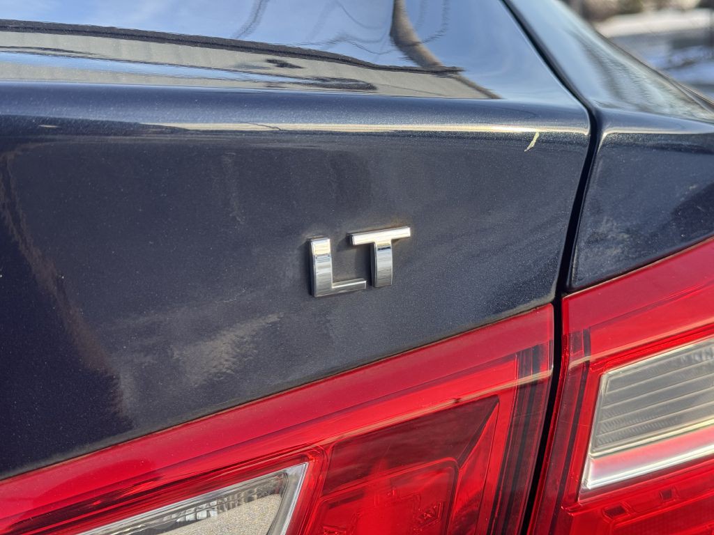 2016 Chevrolet Malibu Image 13