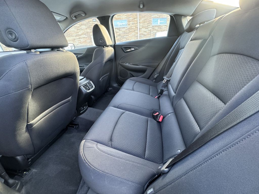 2016 Chevrolet Malibu Image 16