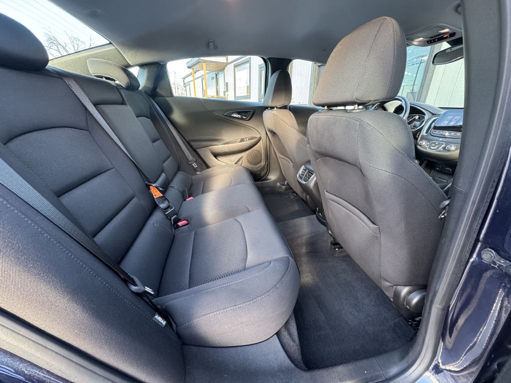 2016 Chevrolet Malibu Image 17