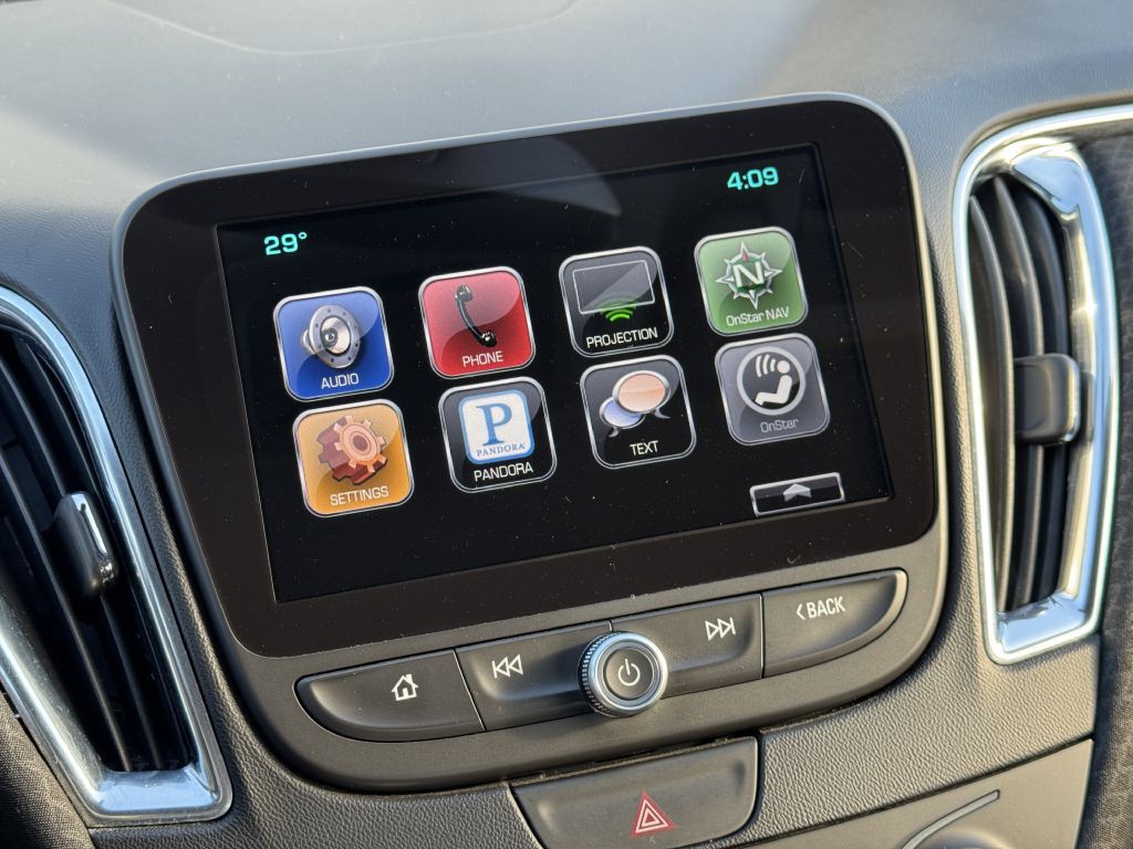 2016 Chevrolet Malibu Image 22