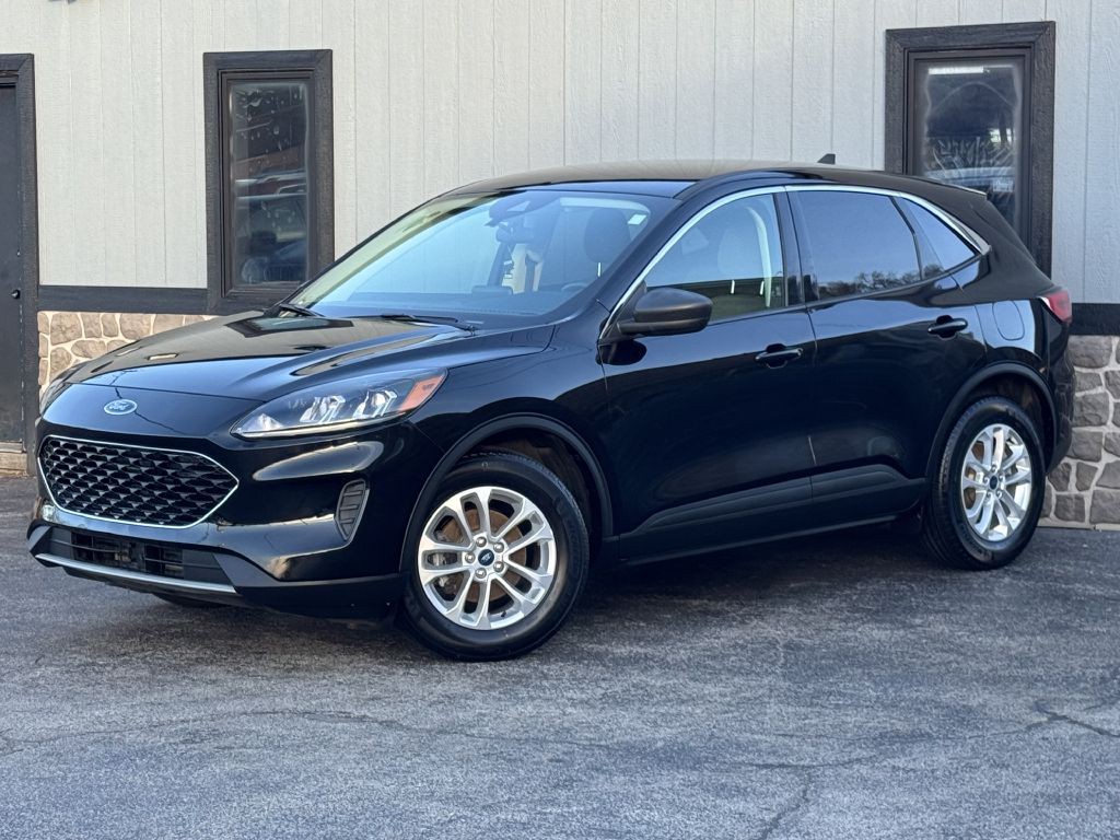 2022 Ford Escape Image 2