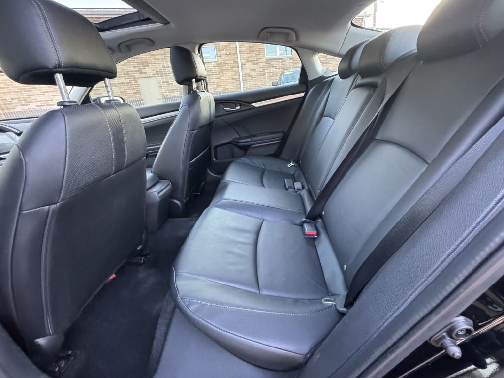 2017 Honda Civic Image 15