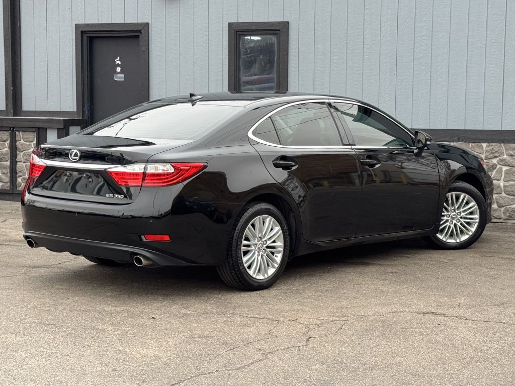 2014 Lexus ES Image 11