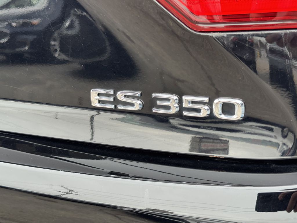 2014 Lexus ES Image 13