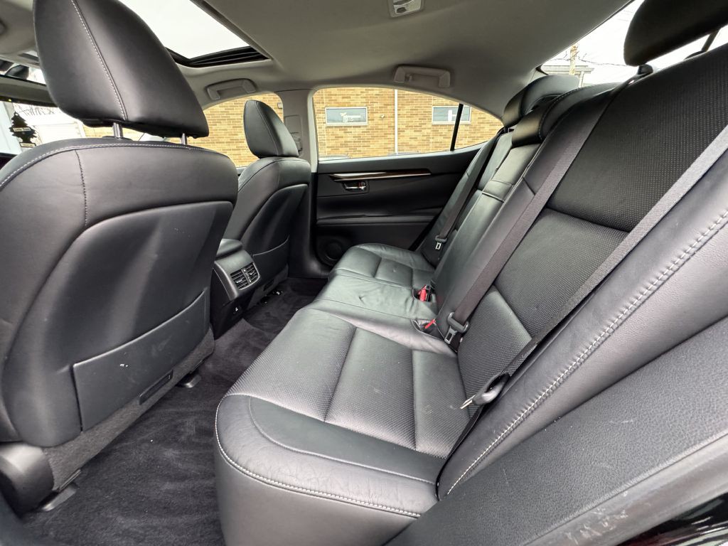 2014 Lexus ES Image 18