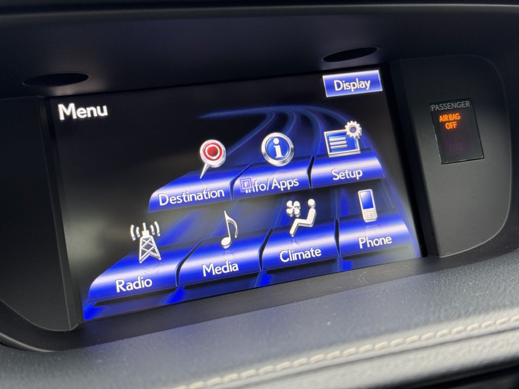 2014 Lexus ES Image 24