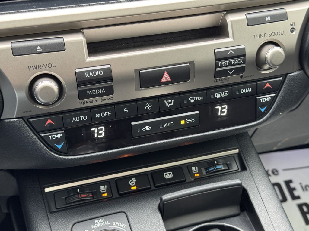 2014 Lexus ES Image 26