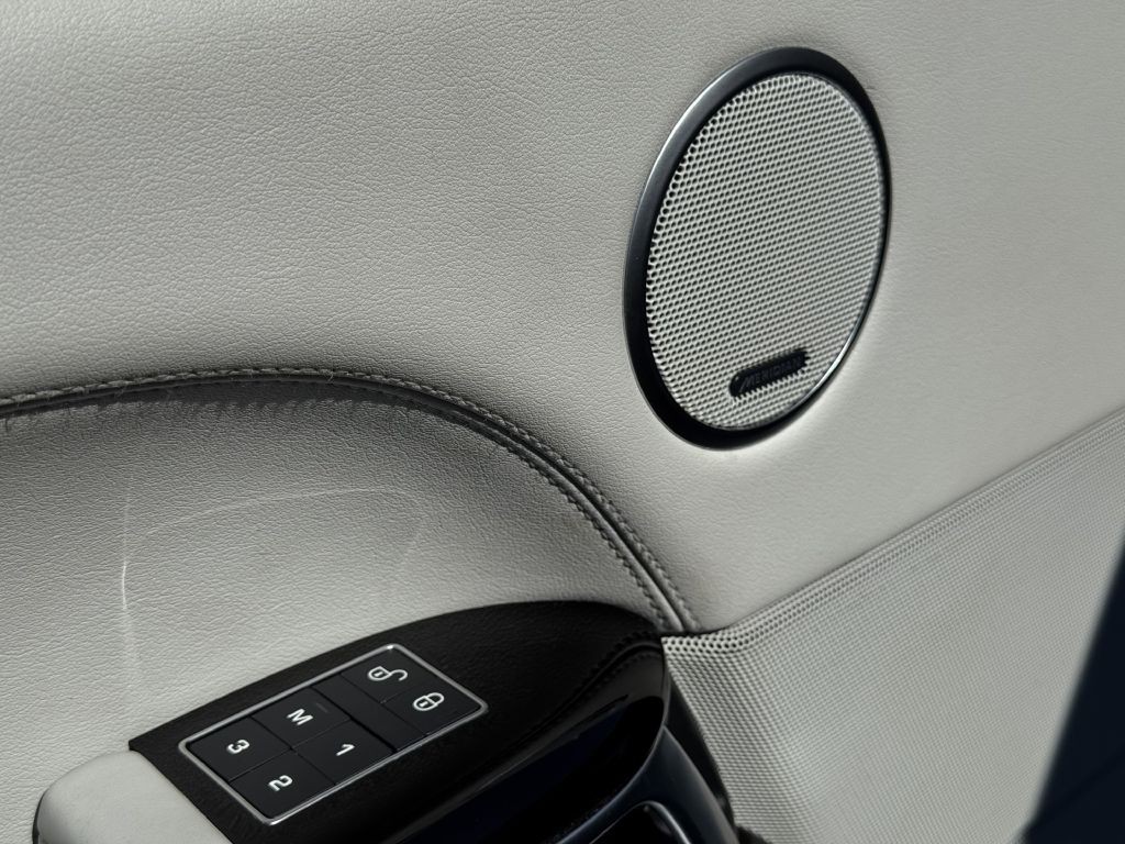 2017 Land Rover Range Rover Image 16